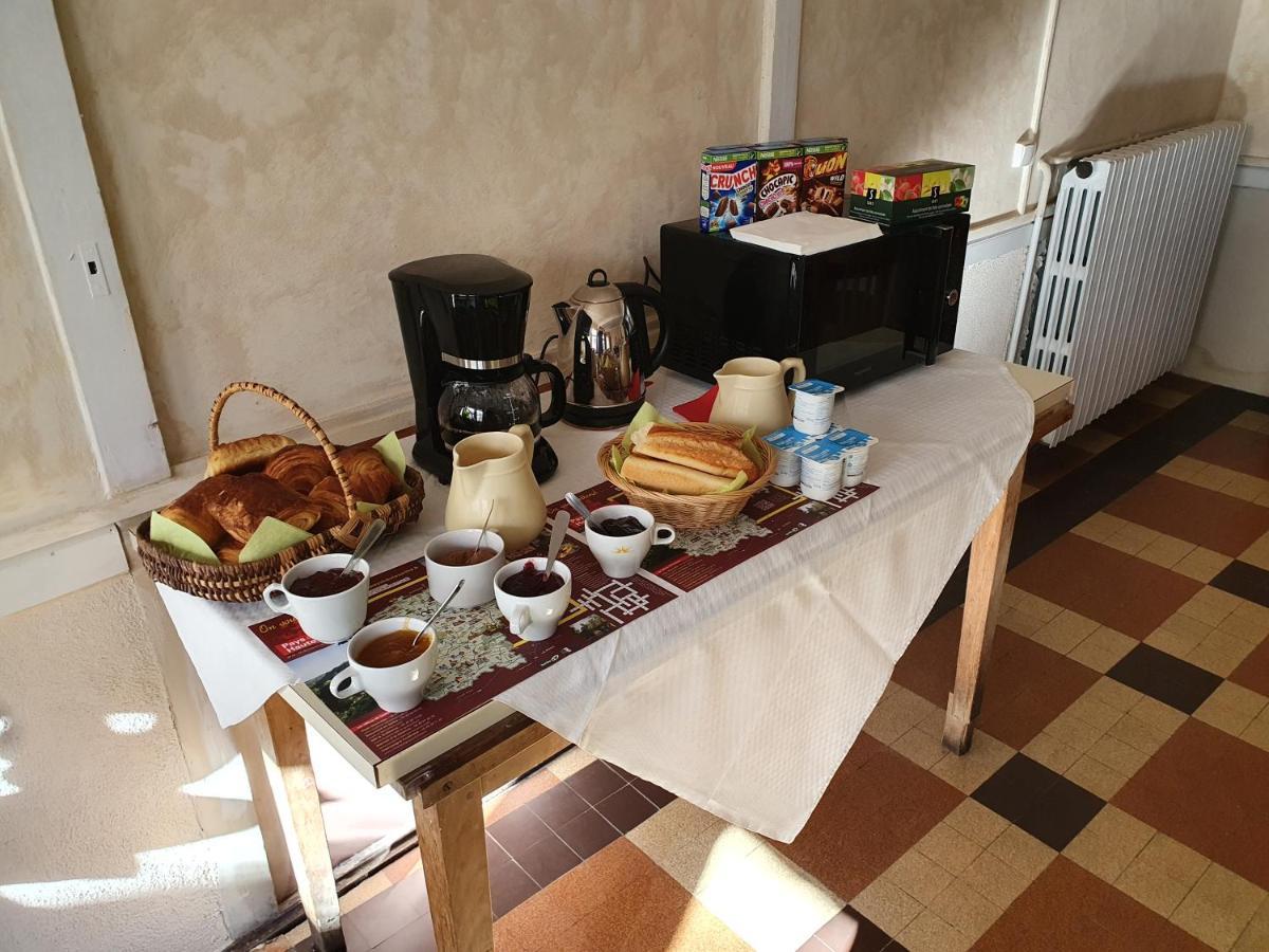 Le Bon Laboureur Hotel Saint-Léonard-des-Bois Екстериор снимка